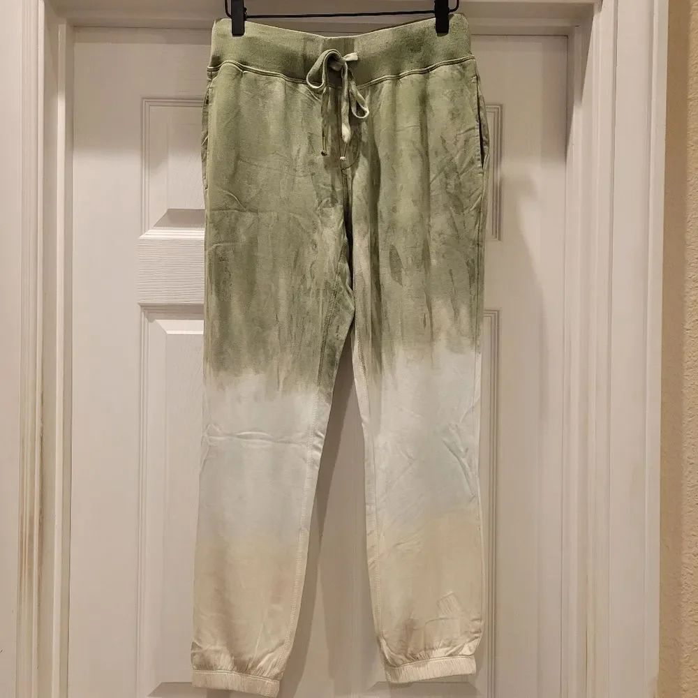 Young Fabulous & Broke sweats, Med
